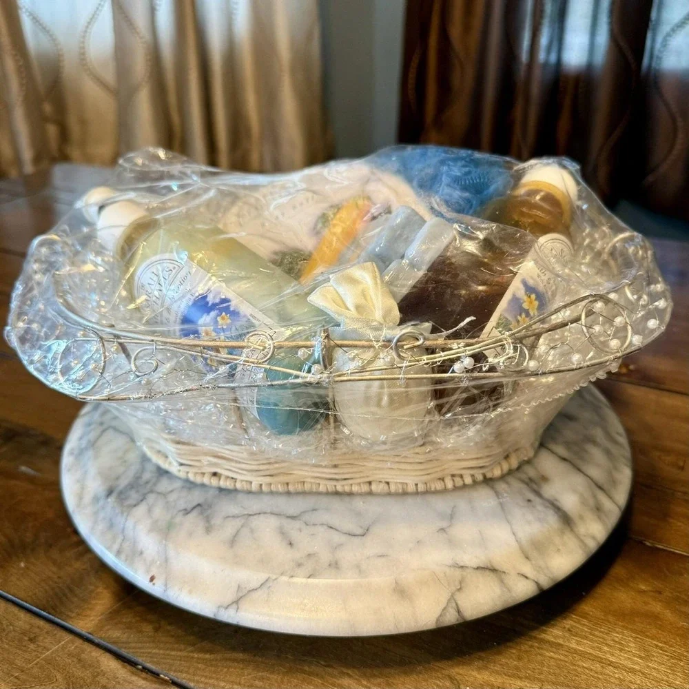 VTG Sarah Michaels Spring Dreams Bath Set Basket Shower Gel Body Lotion Soap